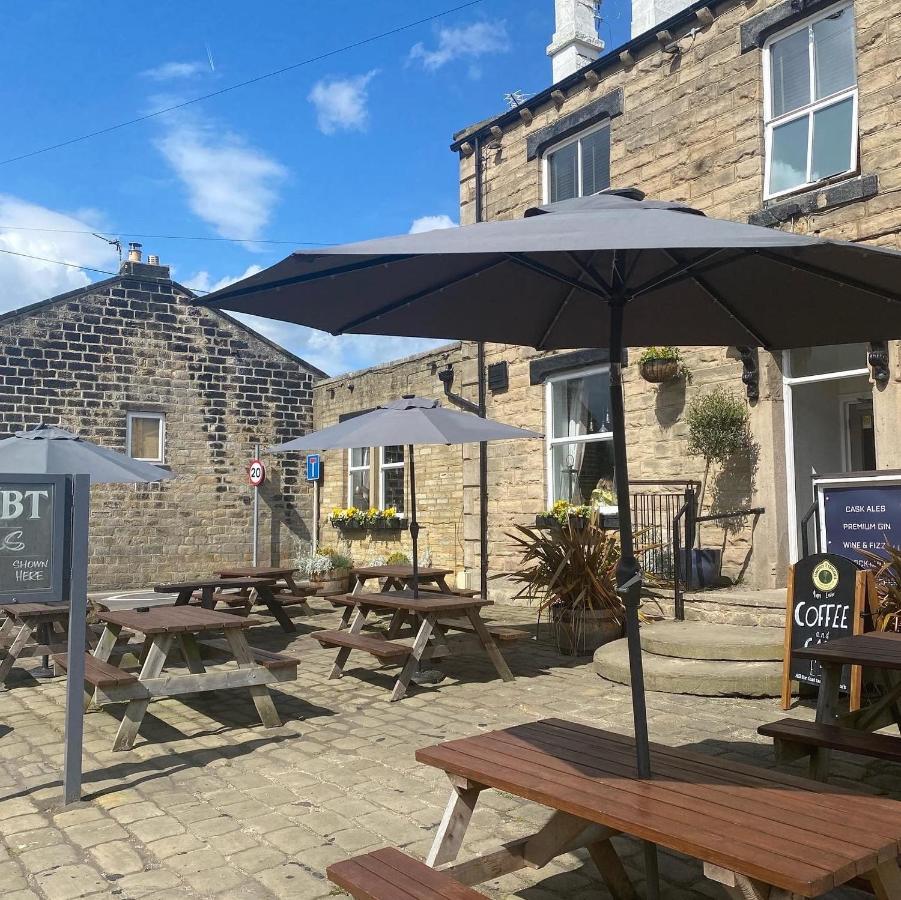 The White Swan, Yeadon Hotel Exterior photo